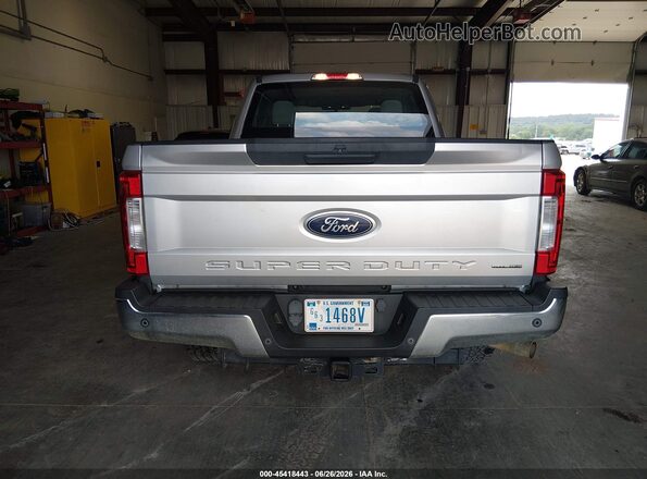 1FT7W2B6XJEC83814 2018 FORD F-250 Gray 