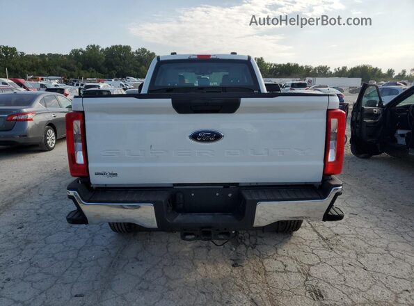 1FT7W2BA0PEC72298 2023 FORD F250 White უკანა ხედი