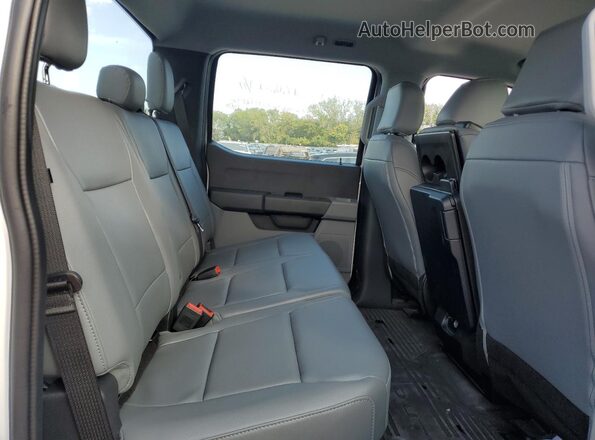 1FT7W2BA0PEC72298 2023 FORD F250 White უკანა სავარძლების ხედი