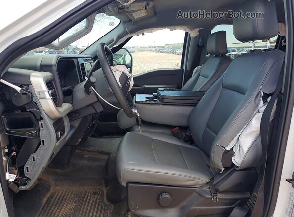1FT7W2BA1TEC85958 2026 FORD F250 White Widok wnętrza z przodu
