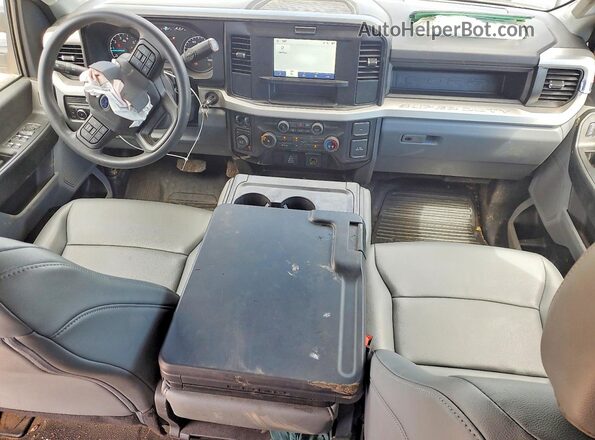 1FT7W2BA1TEC85958 2026 FORD F250 White Widok deski rozdzielczej