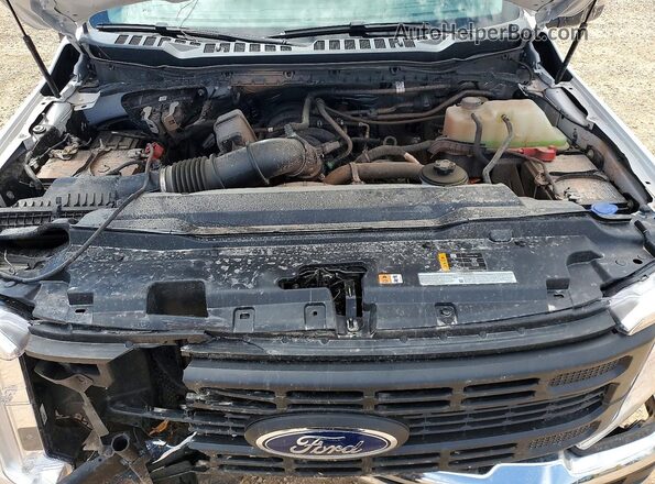 1FT7W2BA1TEC85958 2026 FORD F250 White Widok wnętrza z tyłu