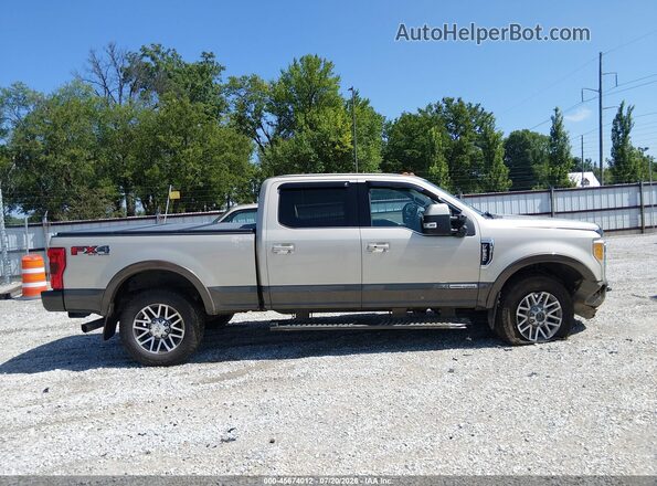 1FT7W2BT0HEF30483 2017 FORD F-250 Gold Vista interior trasera