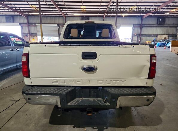 1FT7W2BT1GEB04333 2016 FORD F250 White Widok z tyłu