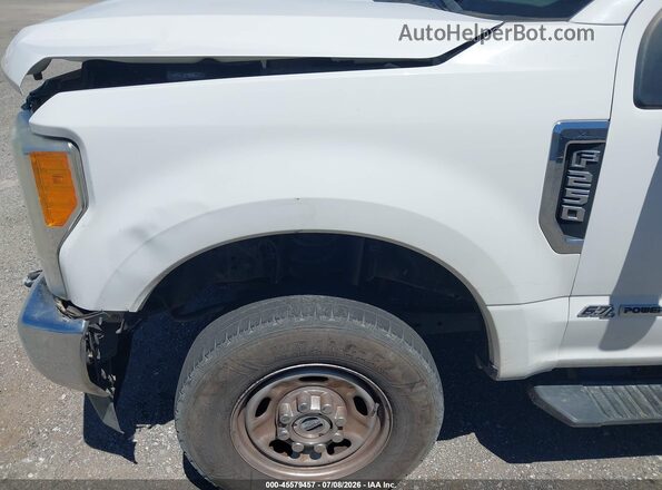 1FT7W2BT2HEE13827 2017 FORD F-250 White ხელსაწყოთა პანელის ხედი