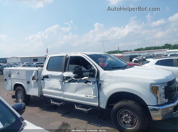 1FT7W2BT4KED39110 2019 FORD F-250 Белый Вид задней части салона