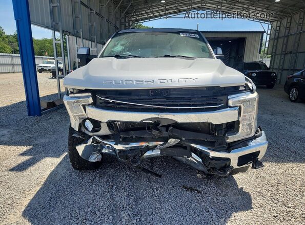 1FT7W2BT6HEF47658 2017 FORD F250 Silver Вид спереду