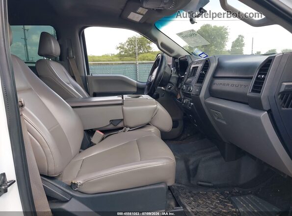 1FT7W2BT6JEB65006 2018 FORD F-250 White Vista interior delantera
