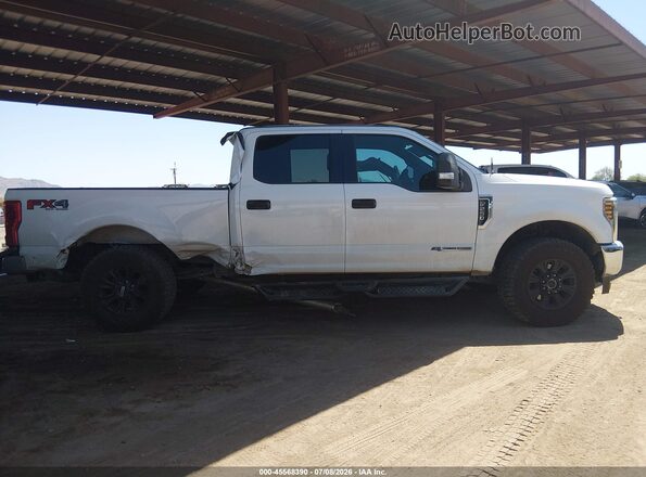1FT7W2BT6JED02154 2018 FORD F-250 Белый Вид задней части салона