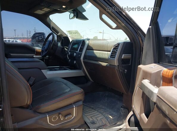 1FT7W2BT8HEE25366 2017 FORD F-250 Черный Вид салона спереди