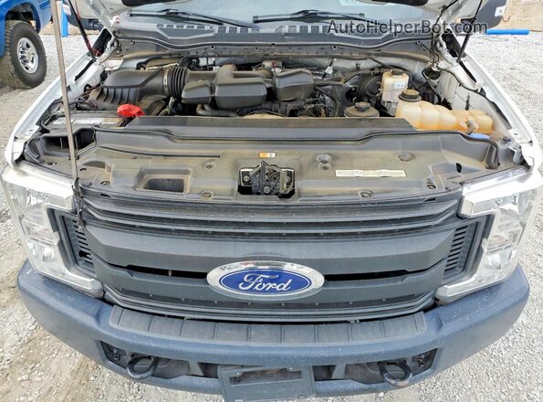1FT7X2A60JEC68477 2018 FORD F250 White Rear interior view