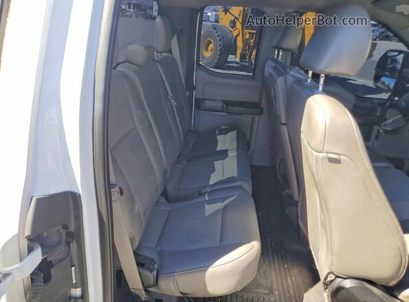 1FT7X2A64KED36197 2019 FORD F250 White Widok wnętrza z tyłu