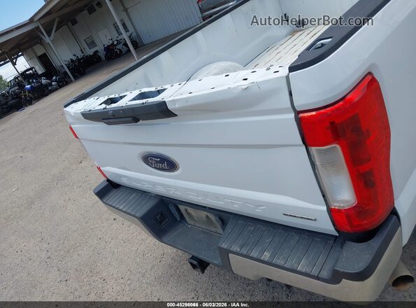 1FT7X2A68JEC83907 2018 FORD F-250 White Вид спереду