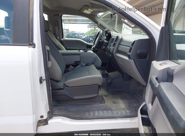 1FT7X2A68JEC83907 2018 FORD F-250 White Вид салону спереду