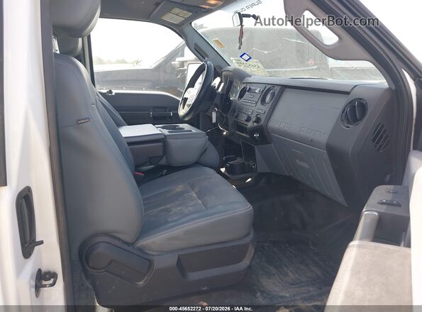 1FT7X2A69GEA51048 2016 FORD F-250 White Front interior view