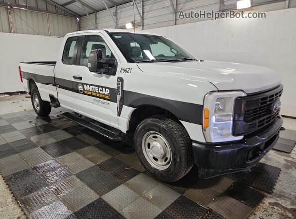 1FT7X2AA5PEE17060 2023 FORD F250 White 
