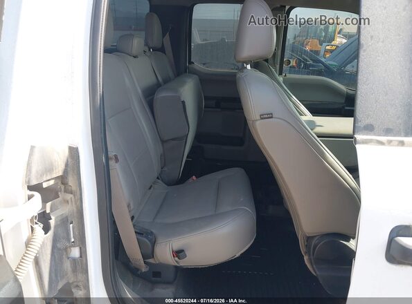 1FT7X2AT0KEF49699 2019 FORD F-250 Белый Вид задних сидений