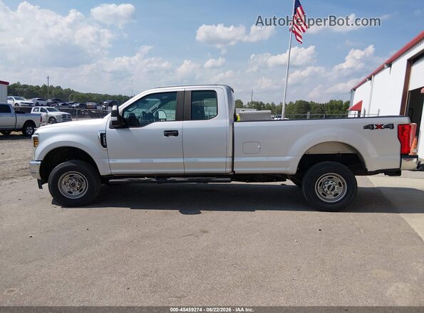 1FT7X2B60JEC83950 2018 FORD F-250 Серебряный Панорамный вид салона 360°