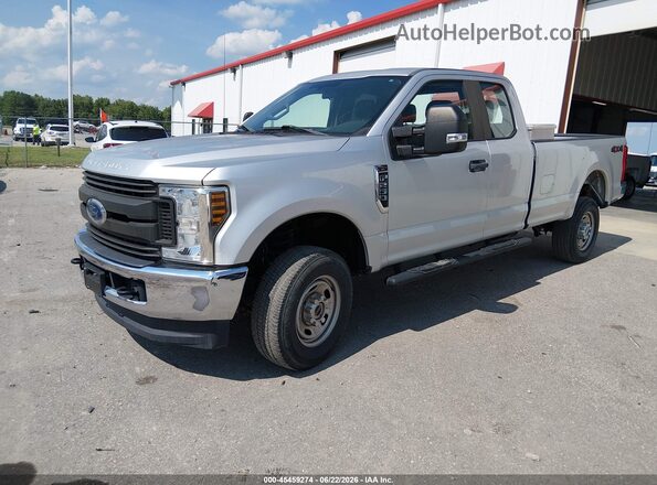 1FT7X2B60JEC83950 2018 FORD F-250 Серебряный Передняя левая четверть