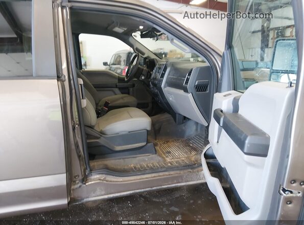 1FT7X2B60LEE70141 2020 FORD F-250 Gray Front interior view