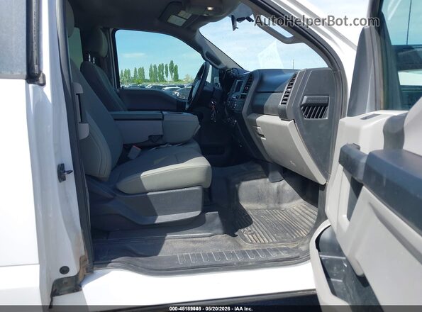 1FT7X2B61JEC22185 2018 FORD F-250 White Вид салону спереду