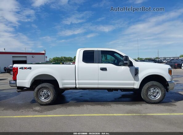 1FT7X2B61JEC22185 2018 FORD F-250 White Вид задньої частини салону