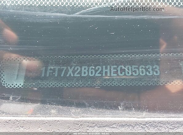 1FT7X2B62HEC05633 2017 FORD F-250 Белый Вид подкапотного пространства