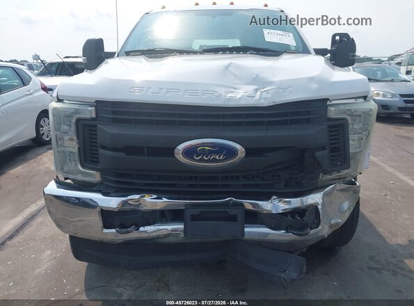 1FT7X2B62HEC05633 2017 FORD F-250 Белый Вид спереди