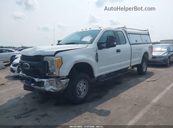 1FT7X2B62HEC05633 2017 FORD F-250 Белый Передняя левая четверть