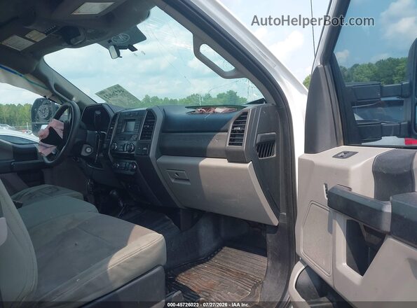 1FT7X2B62HEC05633 2017 FORD F-250 Белый Вид салона спереди