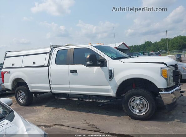 1FT7X2B62HEC05633 2017 FORD F-250 Белый Панорамный вид салона 360°