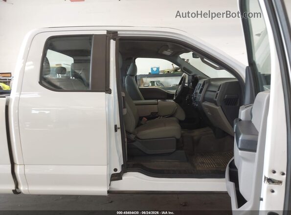 1FT7X2B63JEC69976 2018 FORD F-250 White Вид салону спереду