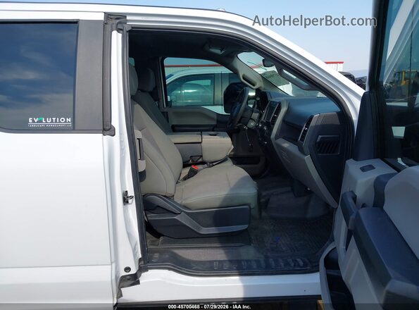 1FT7X2B63NEG41841 2022 FORD F-250 Белый Вид салона спереди