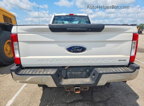 1FT7X2B64HEC89325 2017 FORD F250 Белый Вид сзади