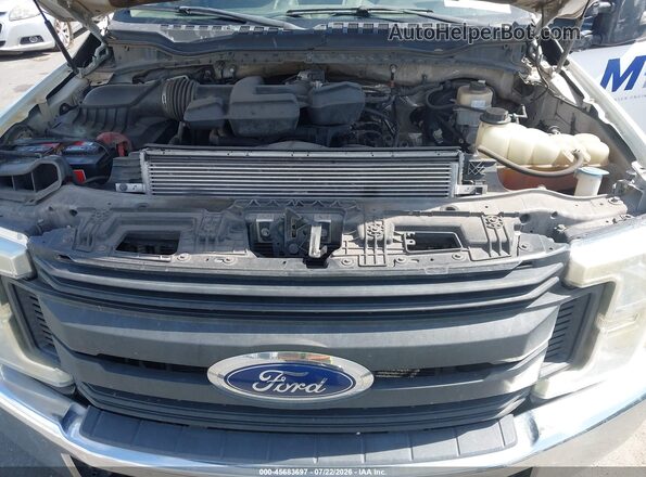 1FT7X2B65HEE75066 2017 FORD F-250 White Widok z tyłu