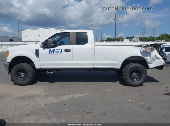 1FT7X2B65HEE75066 2017 FORD F-250 White 