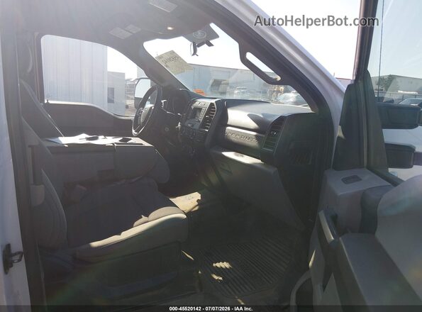 1FT7X2B65JEC48742 2018 FORD F-250 White Widok wnętrza z przodu