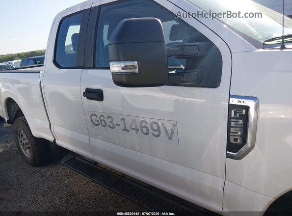1FT7X2B65JEC48742 2018 FORD F-250 White Widok wnętrza z tyłu
