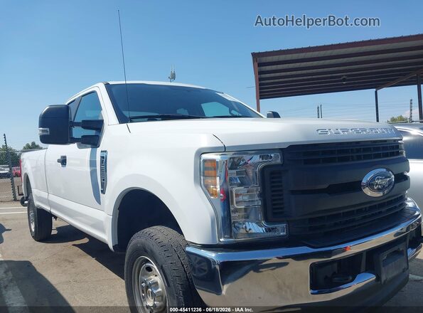 1FT7X2B67JEC84139 2018 FORD F-250 White Vista interior trasera