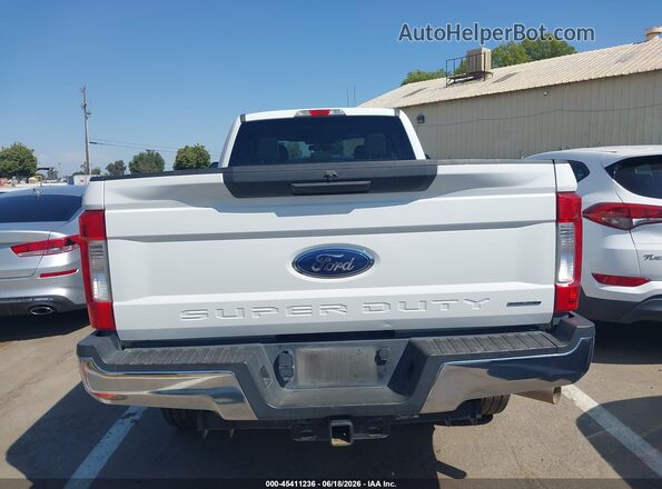 1FT7X2B67JEC84139 2018 FORD F-250 White 