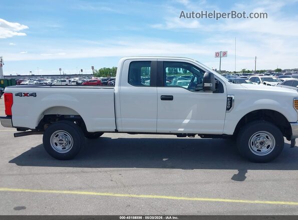 1FT7X2B68JEC22183 2018 FORD F-250 White 