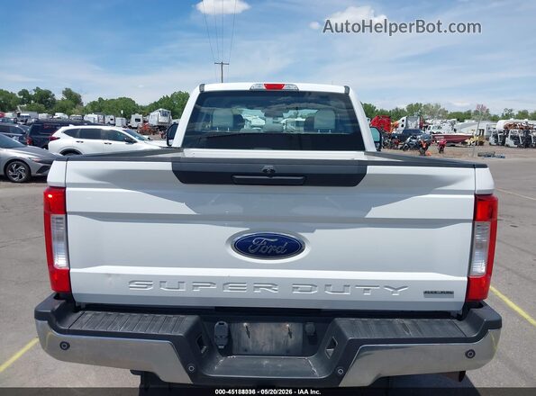 1FT7X2B68JEC22183 2018 FORD F-250 White 