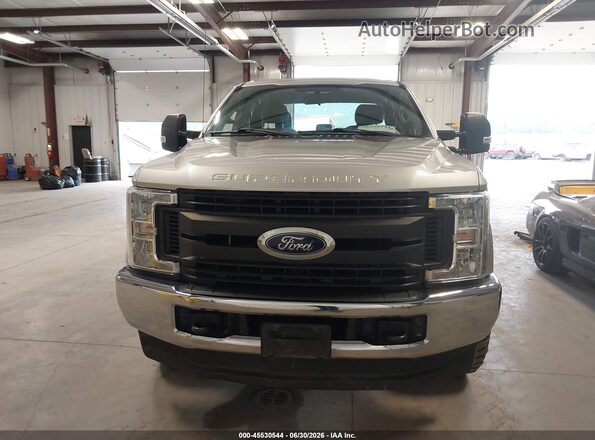 1FT7X2B68JEC83940 2018 FORD F-250 Silver 