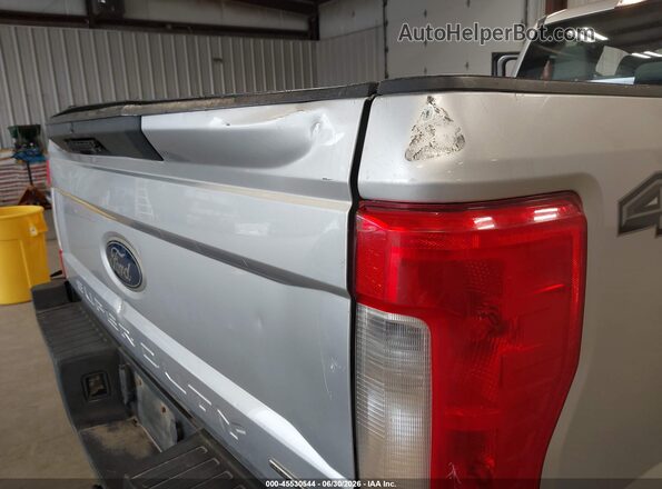 1FT7X2B68JEC83940 2018 FORD F-250 Silver Vista interior de 360 grados