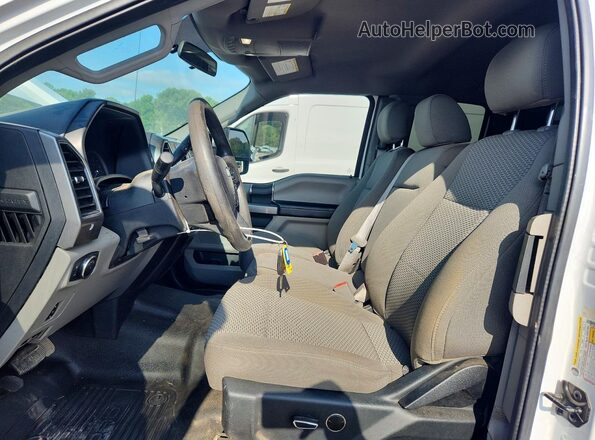 1FT7X2B68KEF22646 2019 FORD F250 White Front interior view