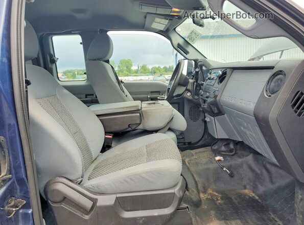 1FT7X2B6XGEB03253 2016 FORD F250 Blue Front interior view