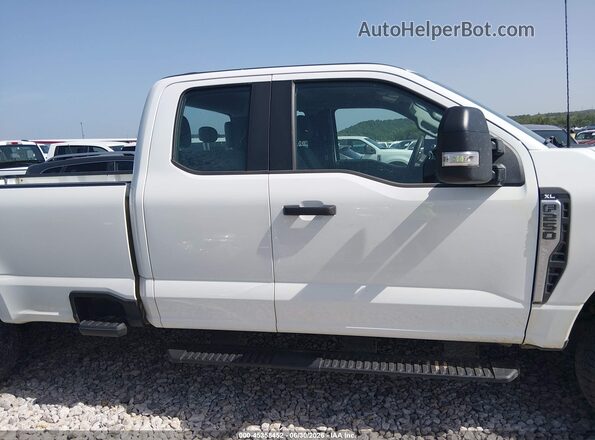 1FT7X2BA1PEC79449 2023 FORD F-250 White Rear interior view