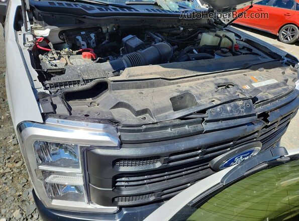 1FT7X2BA3REE48468 2024 FORD F250 White Вид задньої частини салону