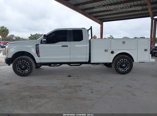 1FT7X2BA9PEC60423 2023 FORD F-250 White Սալոնի 360 աստիճան տեսք