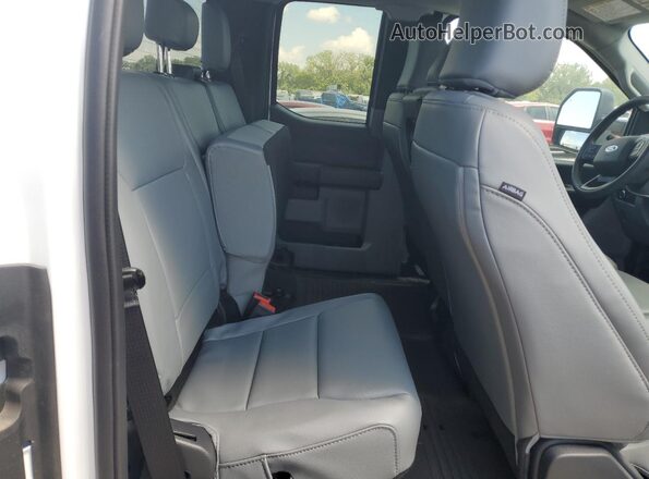 1FT7X2BA9SEC33084 2025 FORD F250 White Вид задніх сидінь
